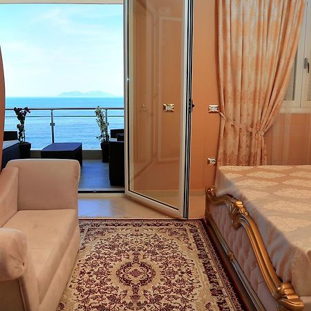 Nomelia Residence B&BVlorë エクステリア 写真