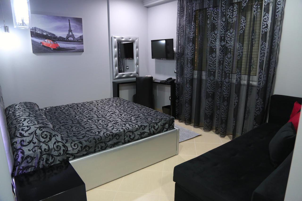 Nomelia Residence B&BVlorë エクステリア 写真