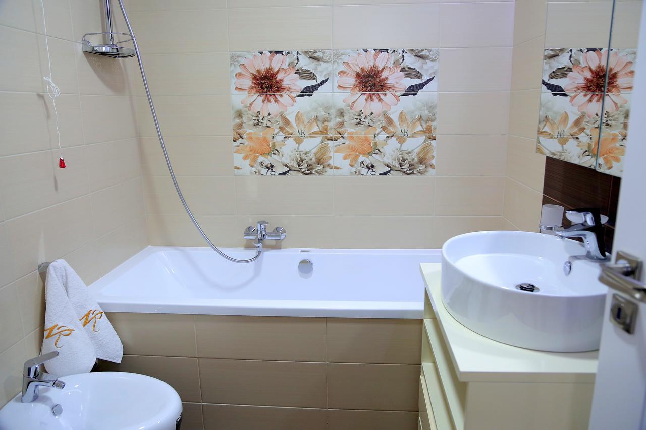 Nomelia Residence B&BVlorë エクステリア 写真