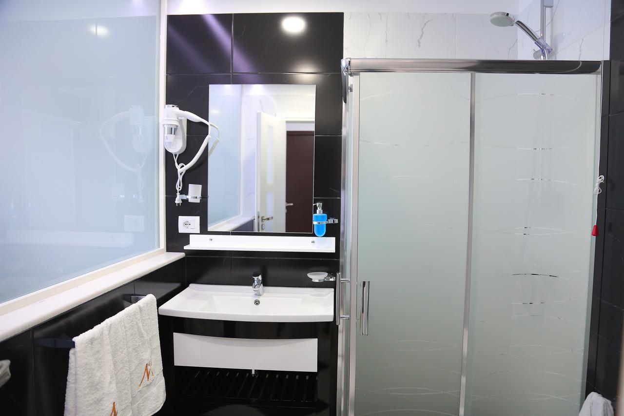 Nomelia Residence B&BVlorë エクステリア 写真