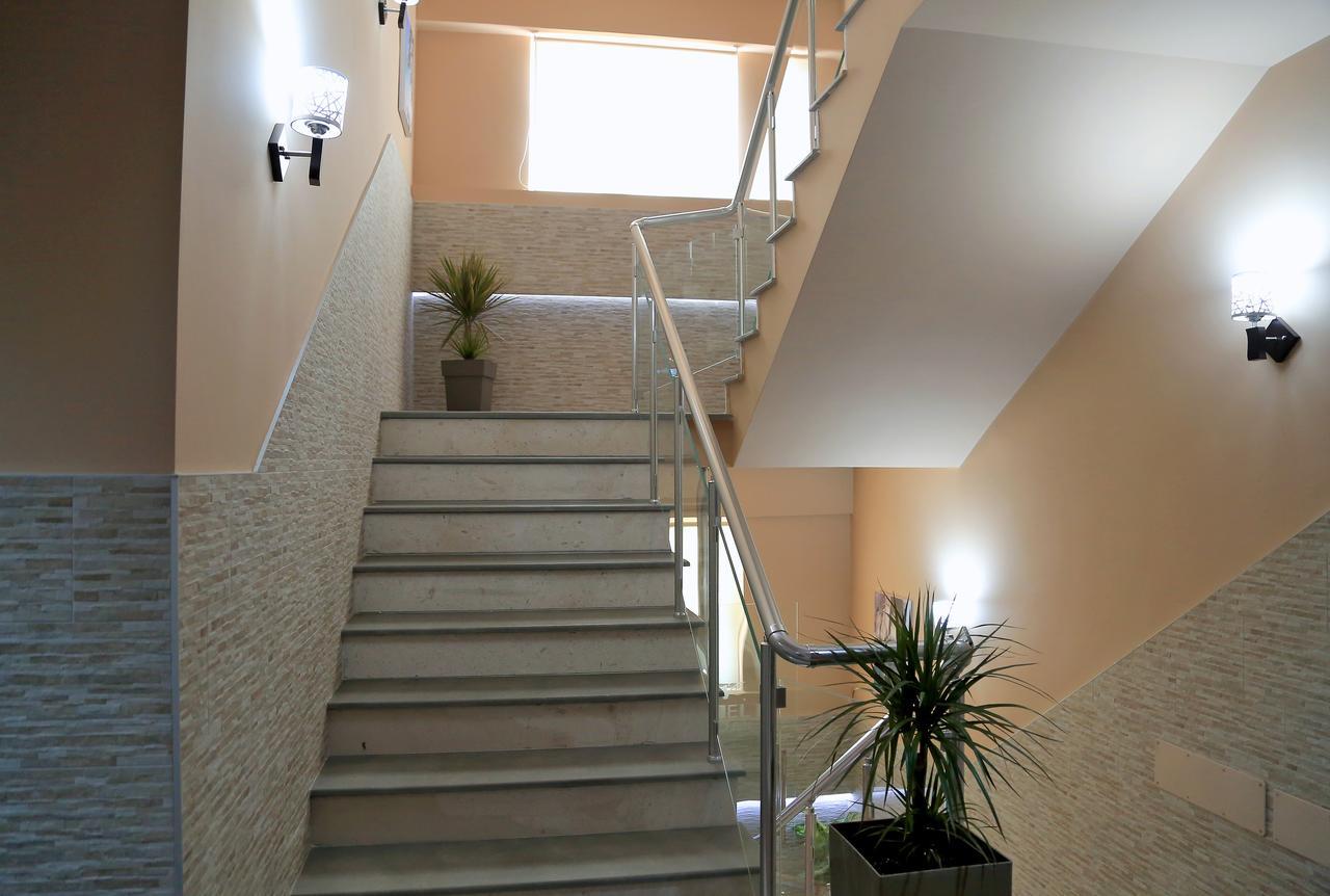 Nomelia Residence B&BVlorë エクステリア 写真