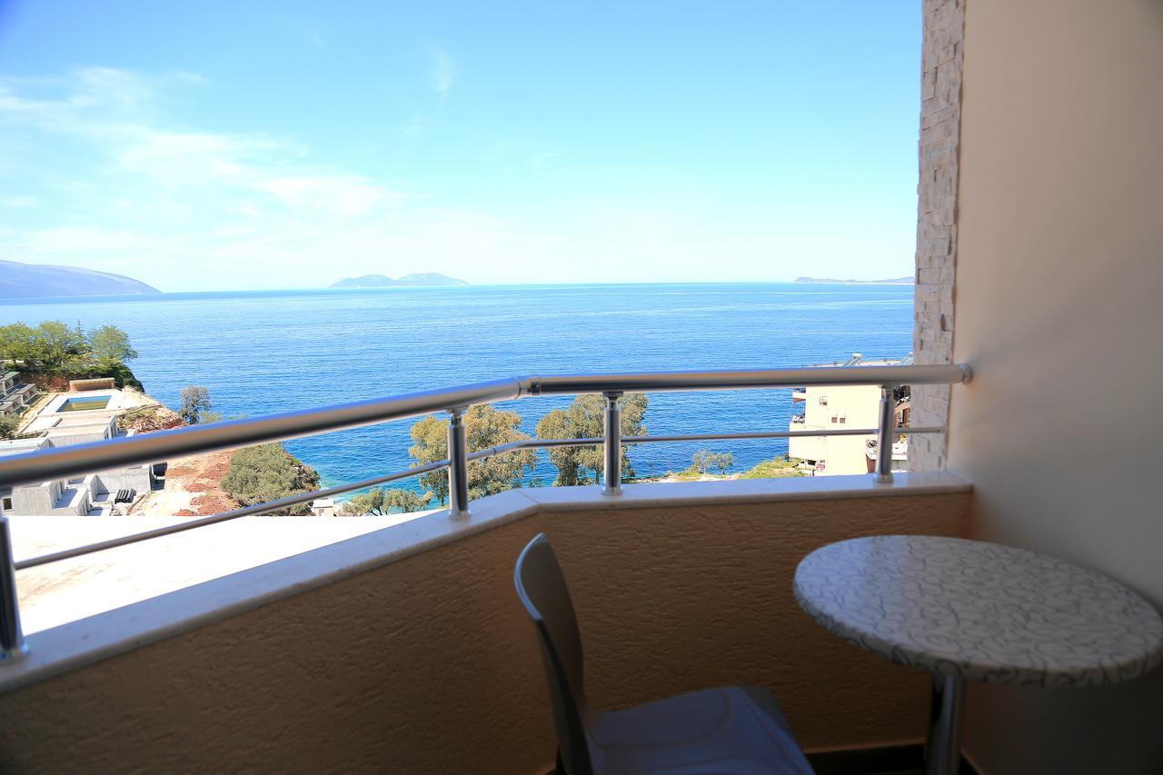 Nomelia Residence B&BVlorë エクステリア 写真