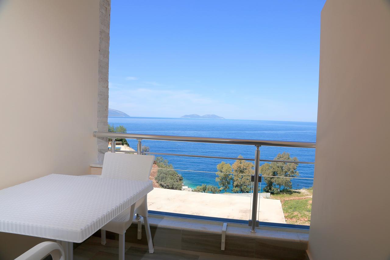 Nomelia Residence B&BVlorë エクステリア 写真