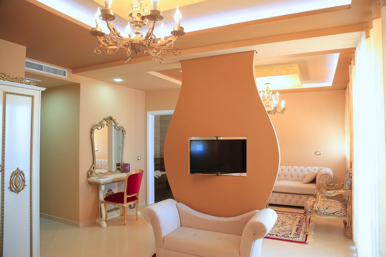 Nomelia Residence B&BVlorë エクステリア 写真