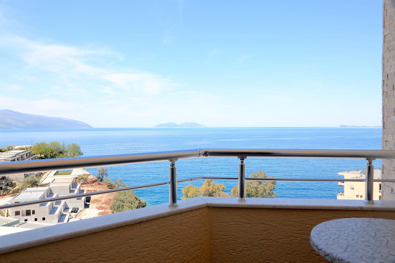 Nomelia Residence B&BVlorë エクステリア 写真