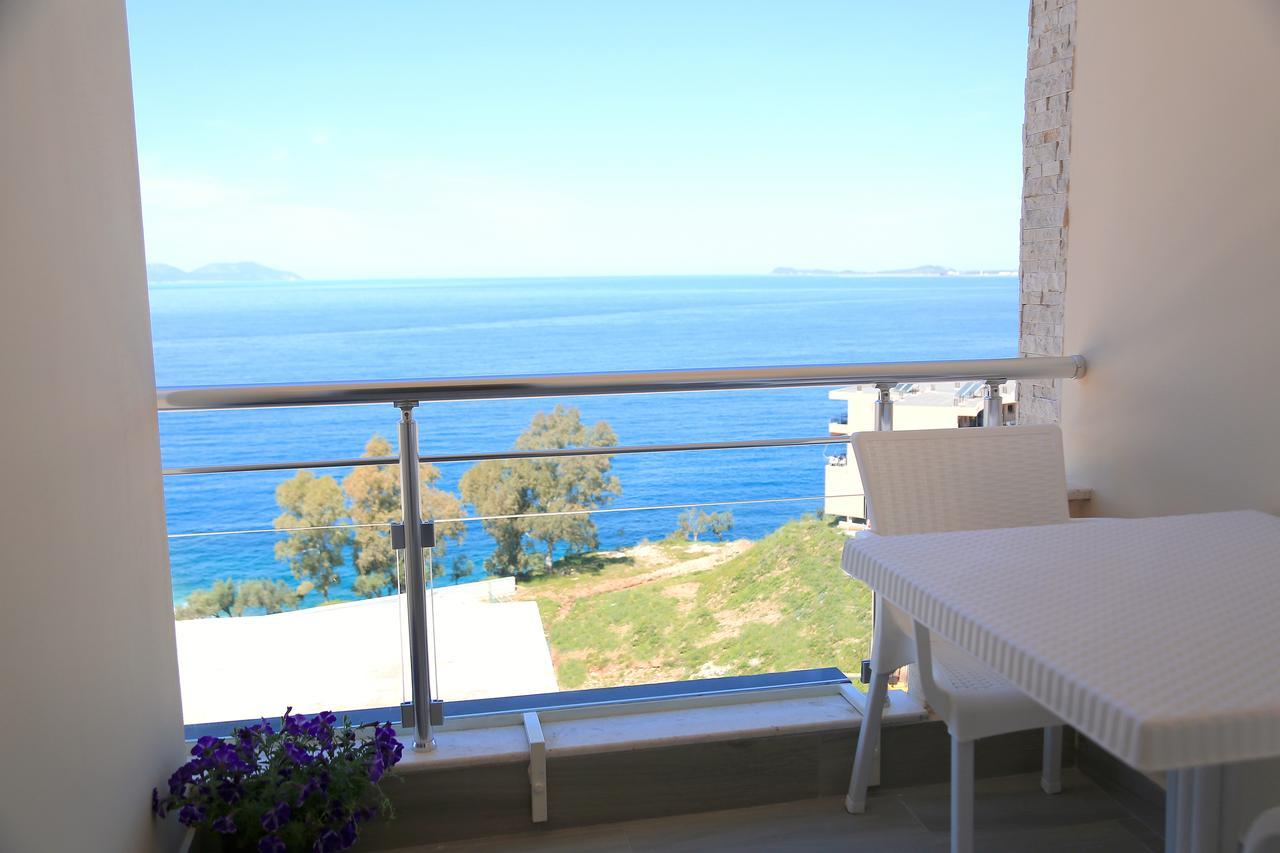 Nomelia Residence B&BVlorë エクステリア 写真