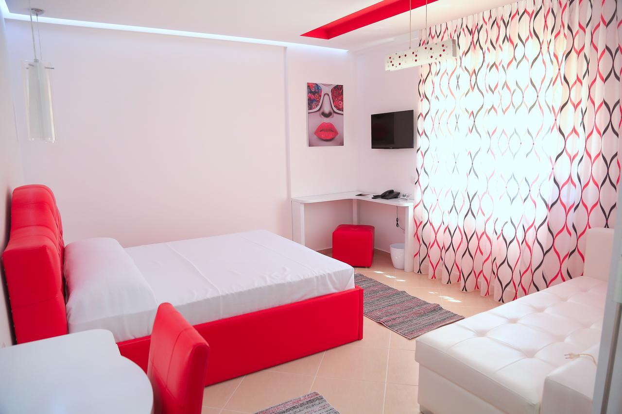 Nomelia Residence B&BVlorë エクステリア 写真