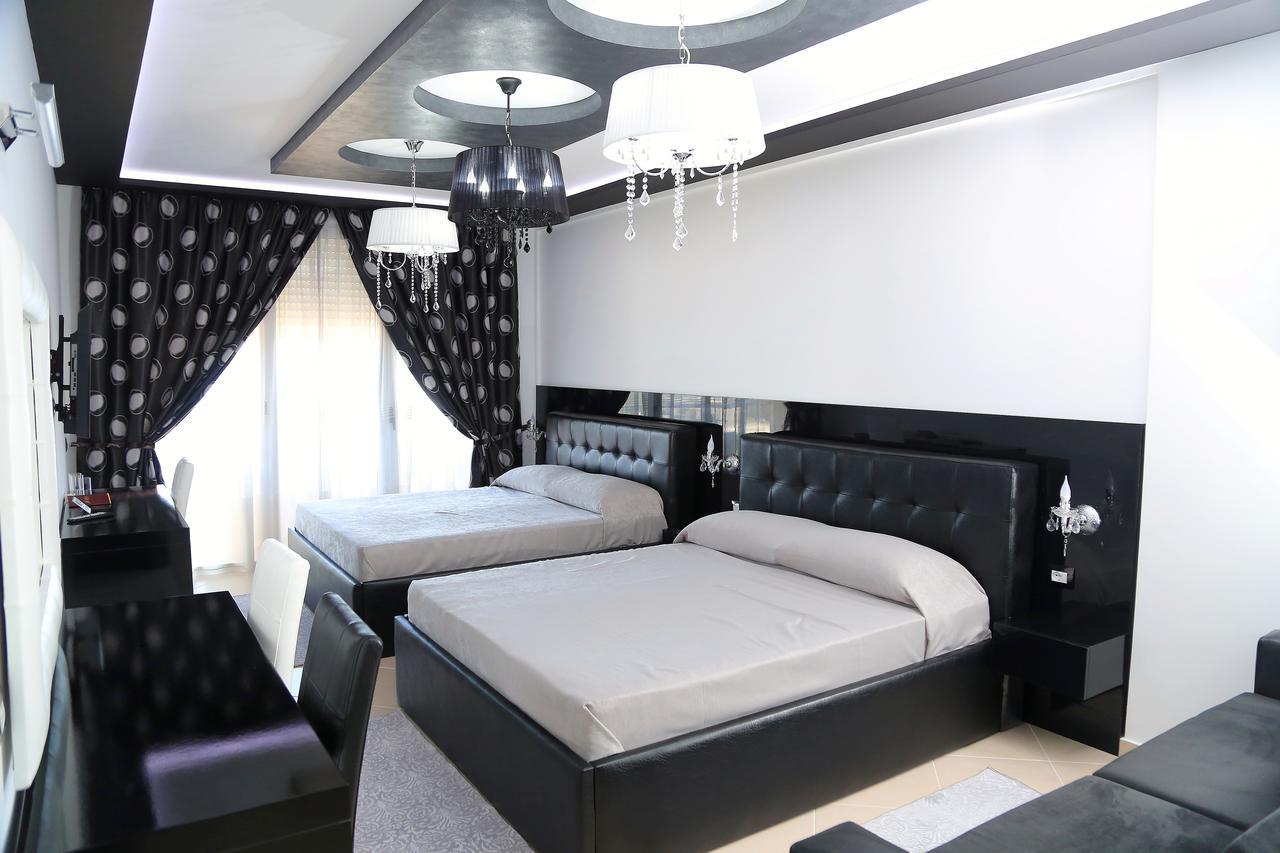 Nomelia Residence B&BVlorë エクステリア 写真