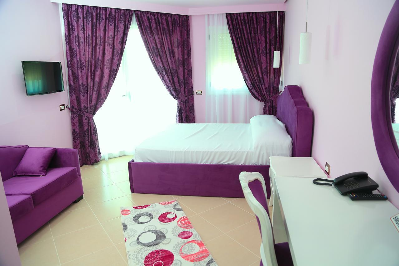 Nomelia Residence B&BVlorë エクステリア 写真