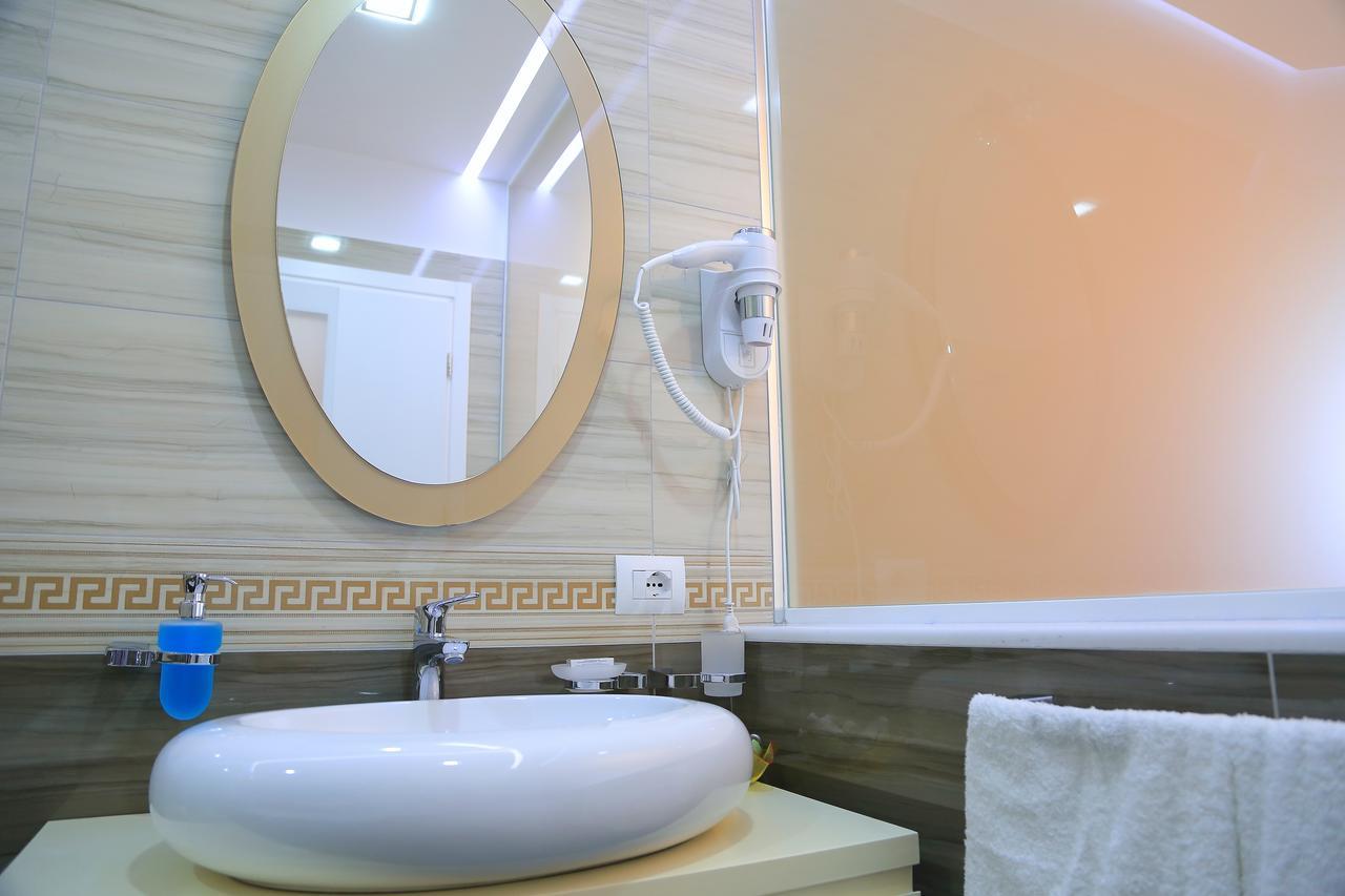 Nomelia Residence B&BVlorë エクステリア 写真
