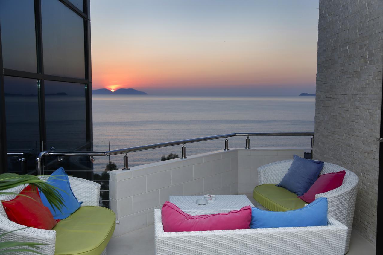 Nomelia Residence B&BVlorë エクステリア 写真