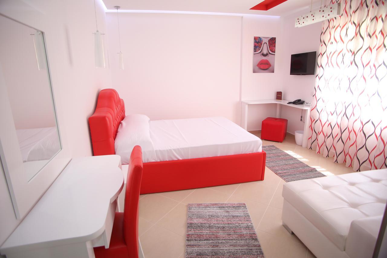 Nomelia Residence B&BVlorë エクステリア 写真